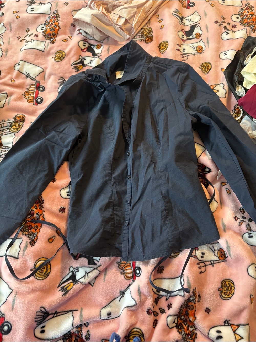 Womens Classic Long-Sleeve Button Front Shirt - Navy and Pink